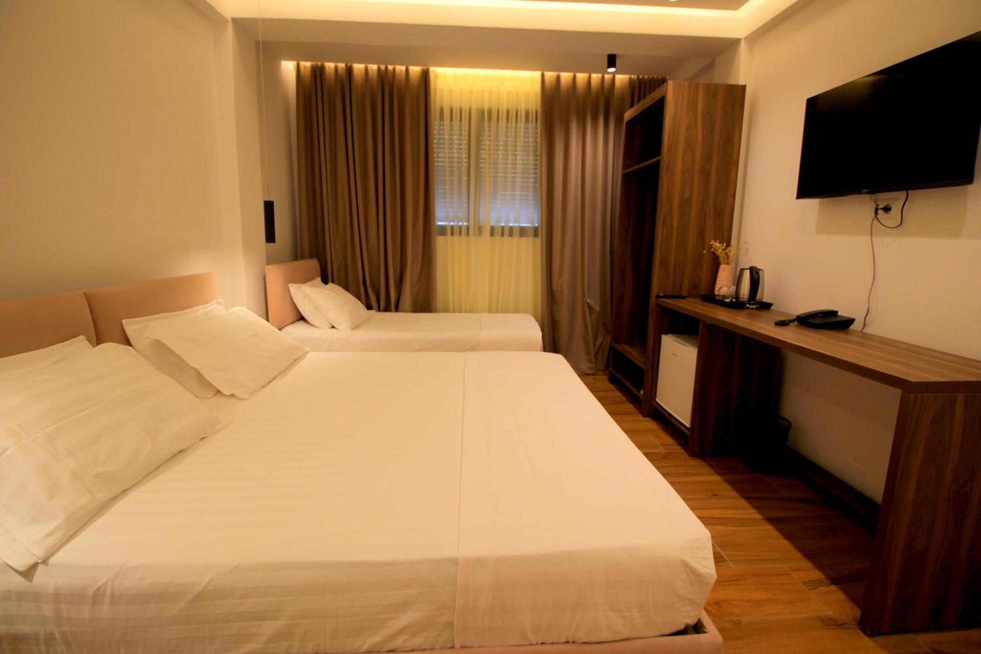 Hotel Havana Саранда Екстер'єр фото